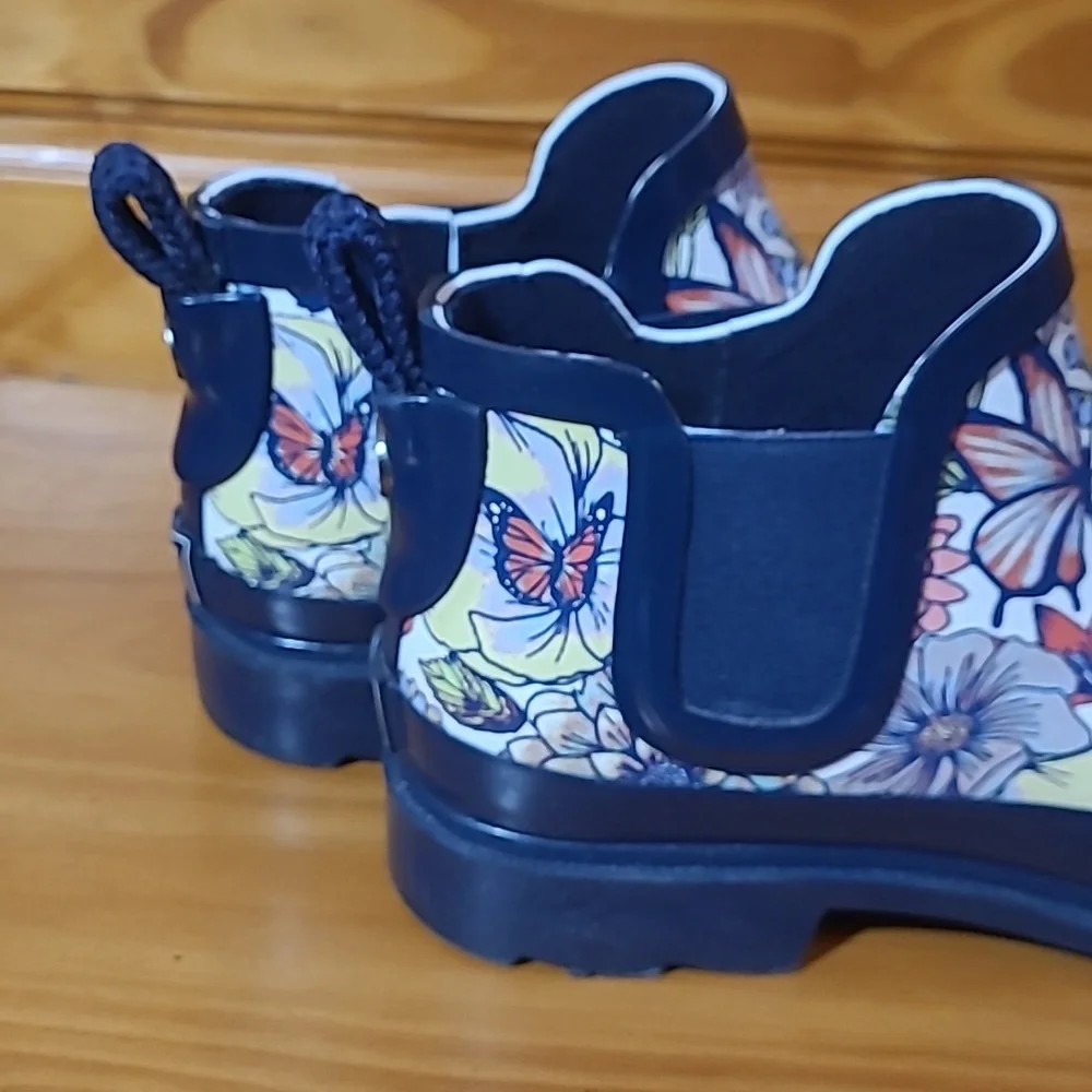 SakRoots Waterproof Floral Rain Booties 💐🌻🌷🌼🌹🌸 - Picture 7 of 10